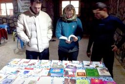 افتتاح کتابخانه در ارتفاع ۴۲۰۰ متری دماوند و اهدا کتاب توسط کوهنورد آلمانی