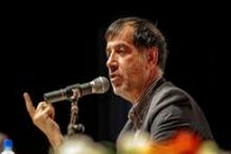 اقتصاد مقاومتی سایه سنگینی بر لایحه بودجه ۹۴ داشته باشد / مملکت را بسیار گران و پرهزینه اداره می کنیم