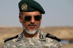 بازدید دریادار سیاری از پایگاه تکاوران دریایی منجیل