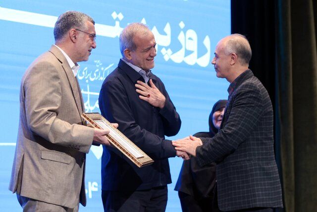 پزشکیان: رقم اضافه‌کار پرستاران، اصلاً قابل قبول نیست