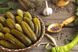 طرز تهیه خیار شور فوری و ترد با ماندگاری بالا