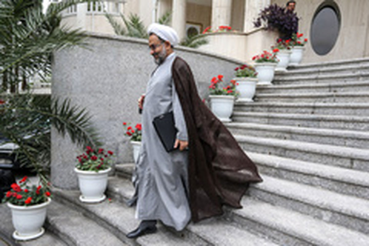 محرمانه مصلحی و روحانی در نیاوران