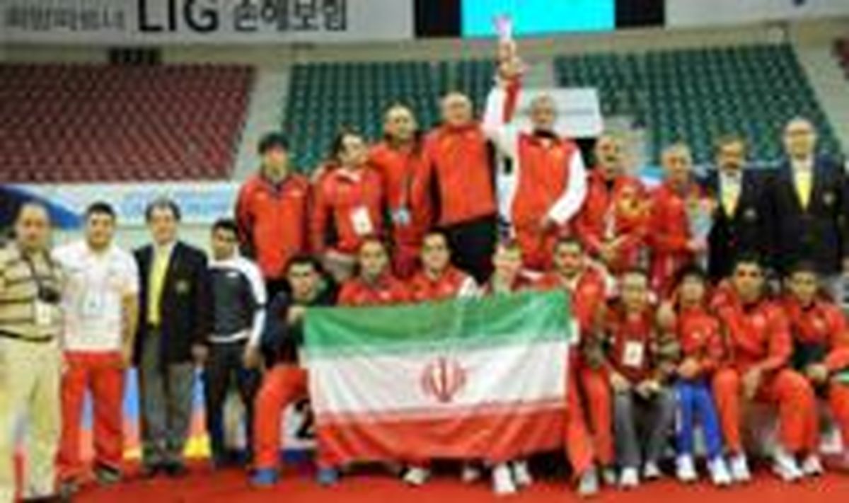 لاریجانی از تیم ملی کشتی قهرمان جهان تجلیل می کند