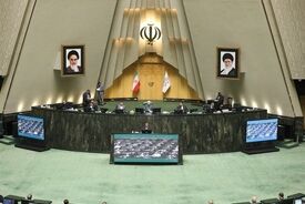 جلسه غیرعلنی مجلس با سرلشکر موسوی و عراقچی 