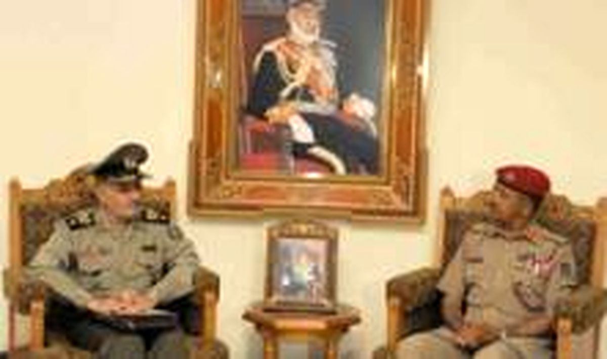 تأکید ایران و عمان بر ضرورت توسعه همکاری های نظامی