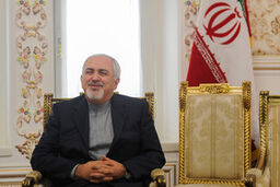 حاشیه های مراسم ختم مادر ظریف