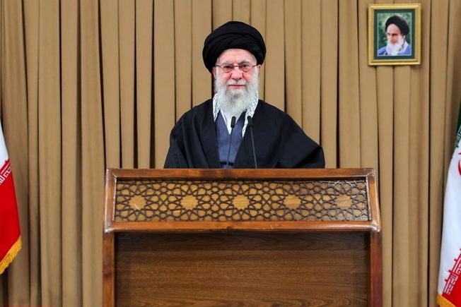 رهبر انقلاب: دولت آمریکا شایسته ارتباط نیست